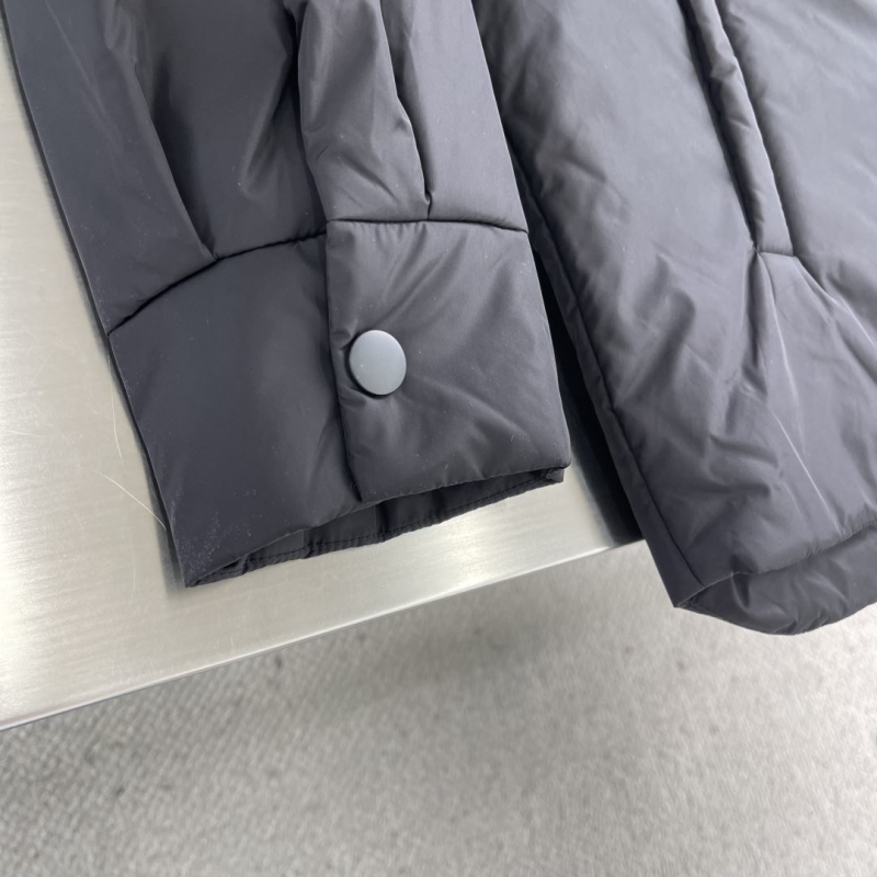 Pra*a outwear